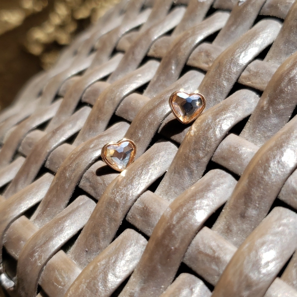Fossil rose gold heart studs
